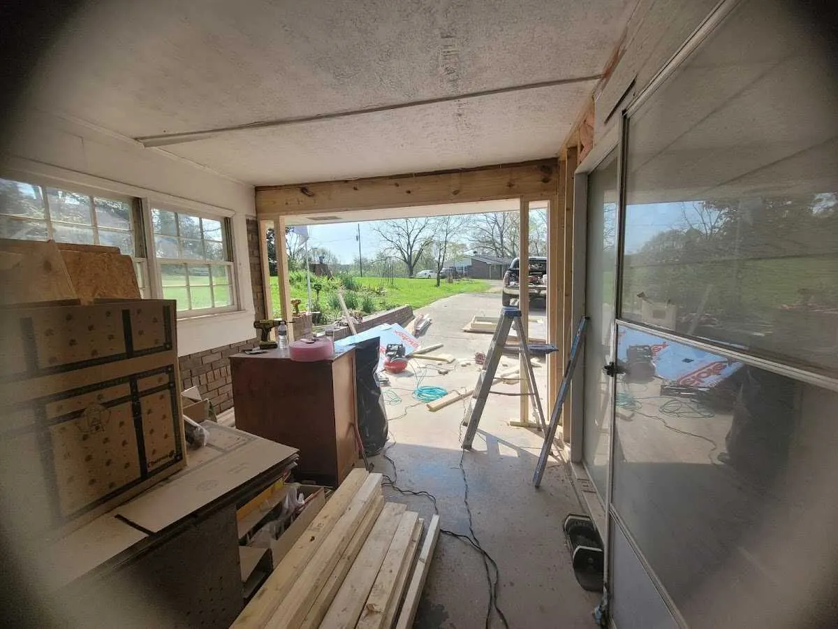 Air movers and dehumidifier for Water Mitigation Services in Brook Park